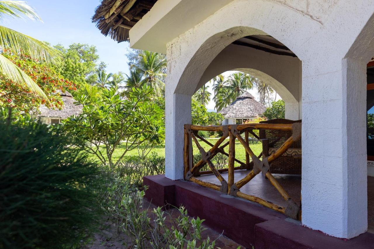 Golden Clove Beach Resort&Spa Uroa Exterior foto