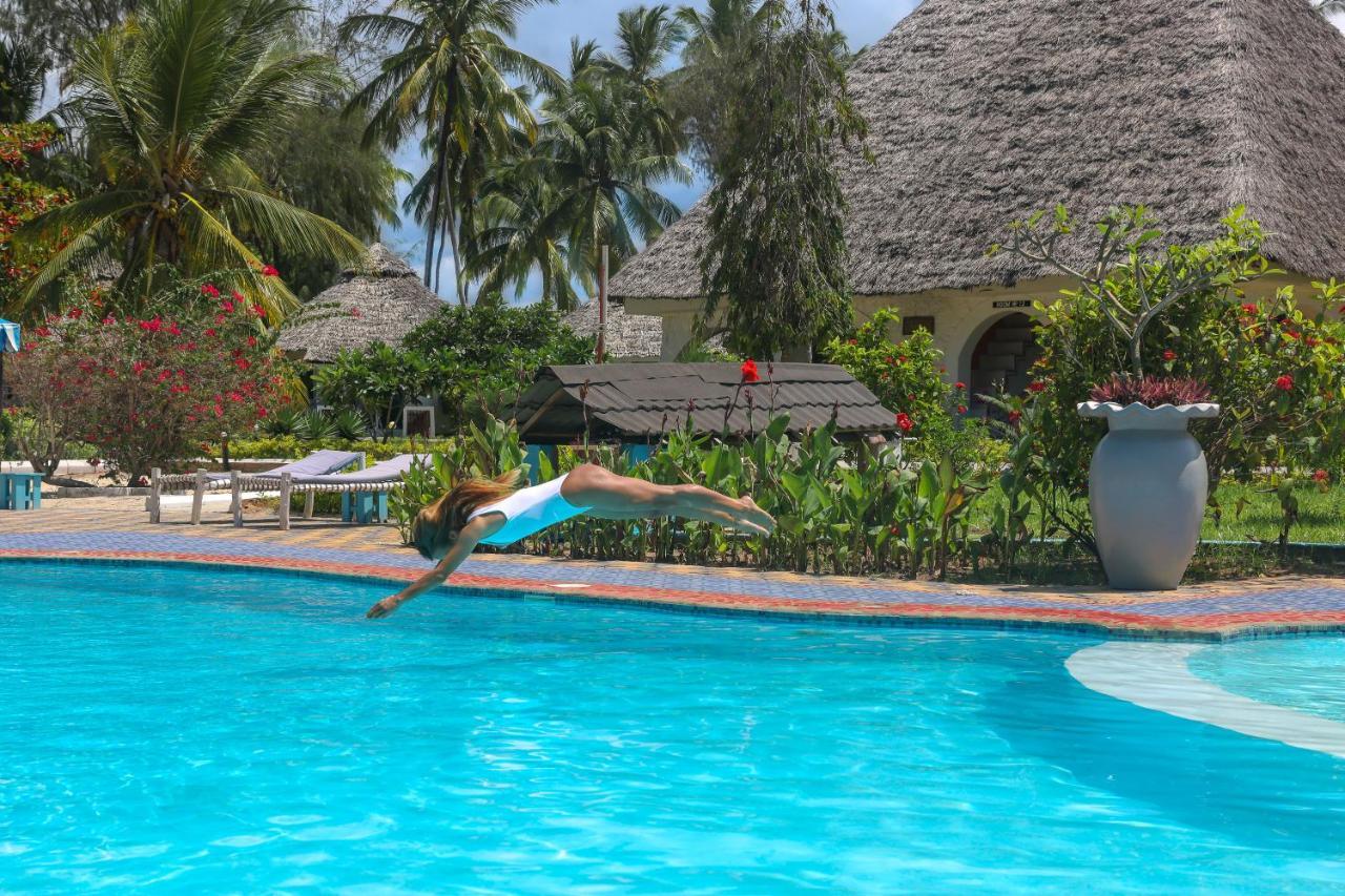 Golden Clove Beach Resort&Spa Uroa Exterior foto