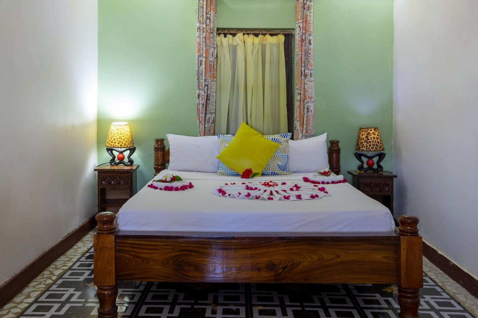 Golden Clove Beach Resort&Spa Uroa Exterior foto