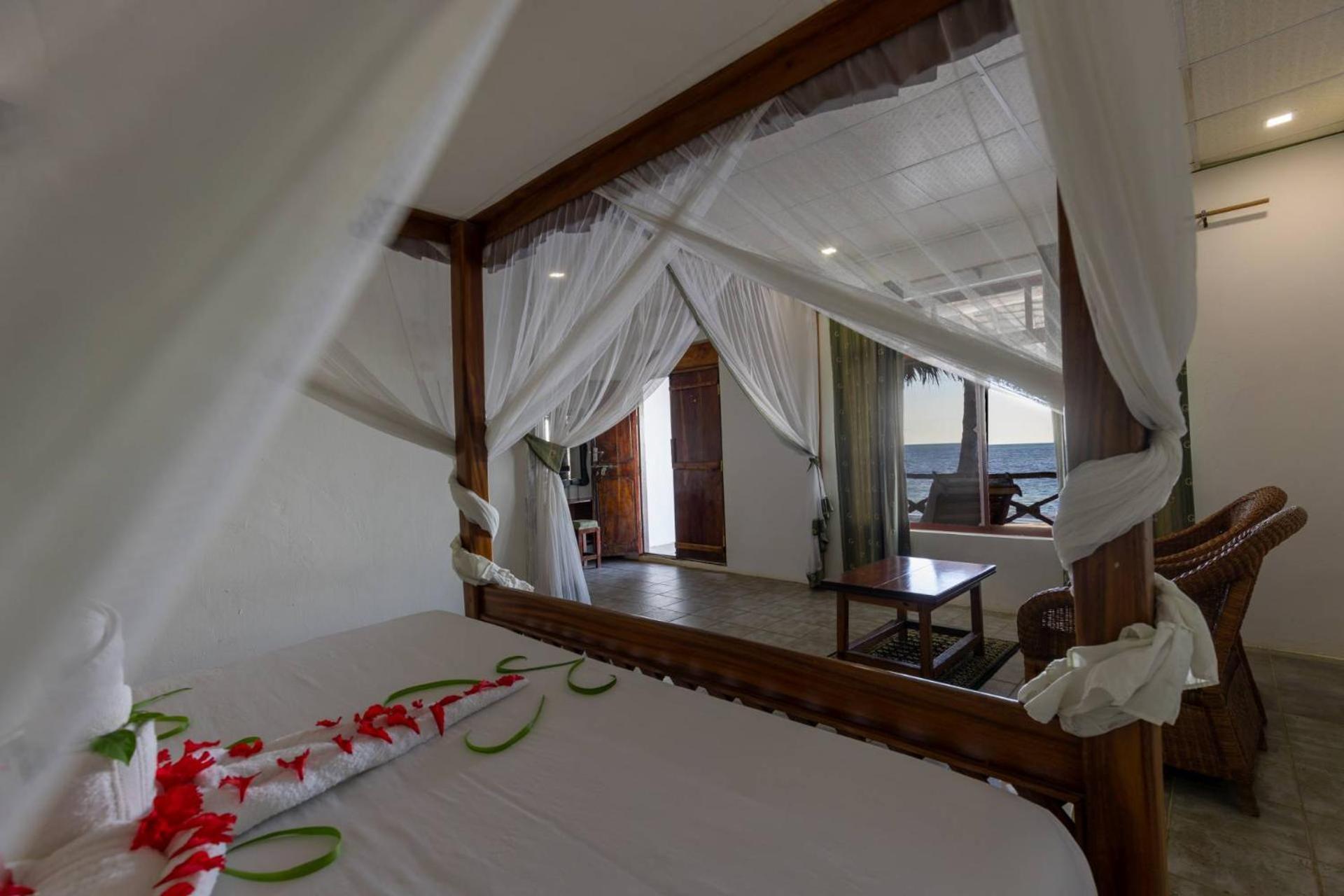 Golden Clove Beach Resort&Spa Uroa Exterior foto