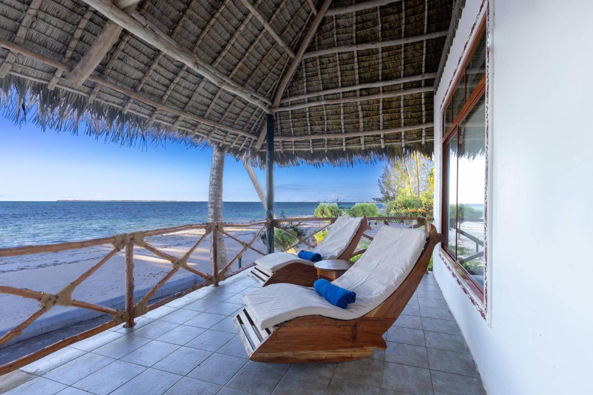 Golden Clove Beach Resort&Spa Uroa Exterior foto