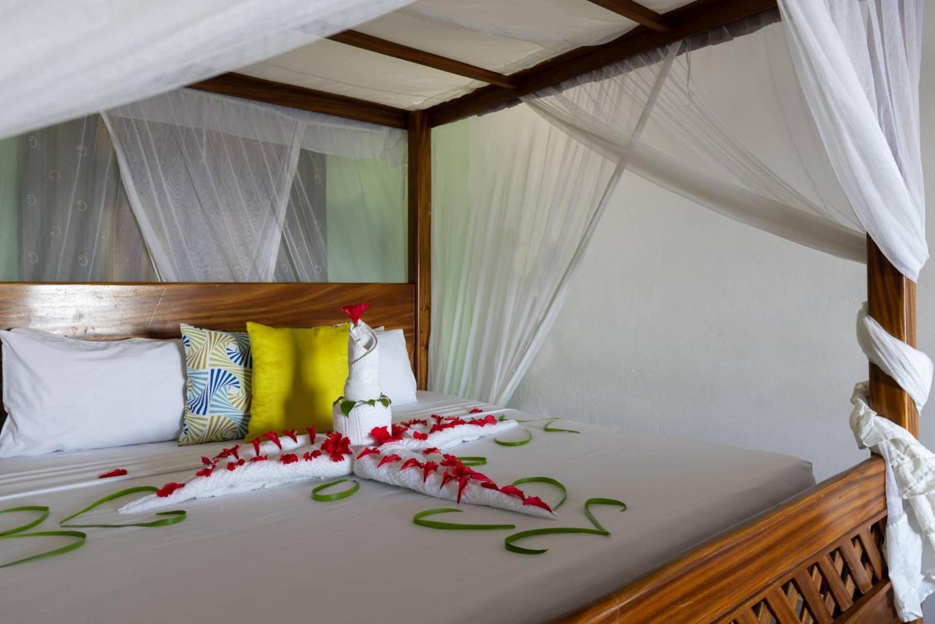 Golden Clove Beach Resort&Spa Uroa Exterior foto